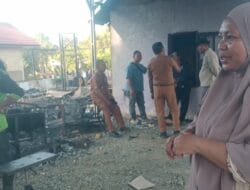 Rumah Terbakar, Mawar Selamatkan Ibunya Lebih Dulu Dari Kobaran Api