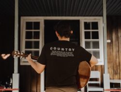 Puja Mandela Tuangkan Kisah Antargenerasi dalam Single “Baru Kemarin”