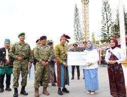 Bupati Andi Rudi Latif Apresiasi Tiga Pemuda Berprestasi pada Peringatan Sumpah Pemuda ke -98