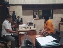 Tertunduk Saat Diperiksa, Oknum Sekuriti Bank Kalsel Diduga Gelapkan Rp1,2 Miliar Dana Nasabah